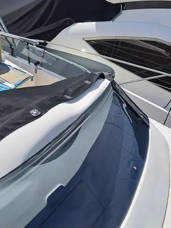 Flay bridge – Azimut 43 Flay